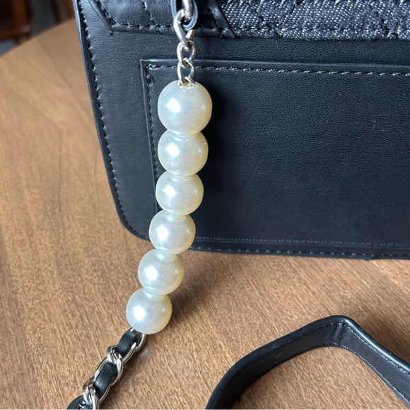 Badgley Mischka Black Denim Diamond Quilted Crossbody Bag Purse Faux Pearls NWT - Picture 13 of 14